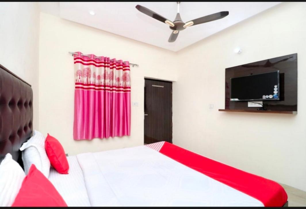 Hotel Kb Square Near Chandigarh Railway Station 部屋 写真