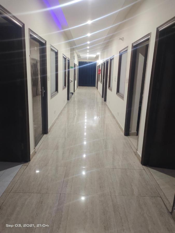Hotel Kb Square Near Chandigarh Railway Station エクステリア 写真