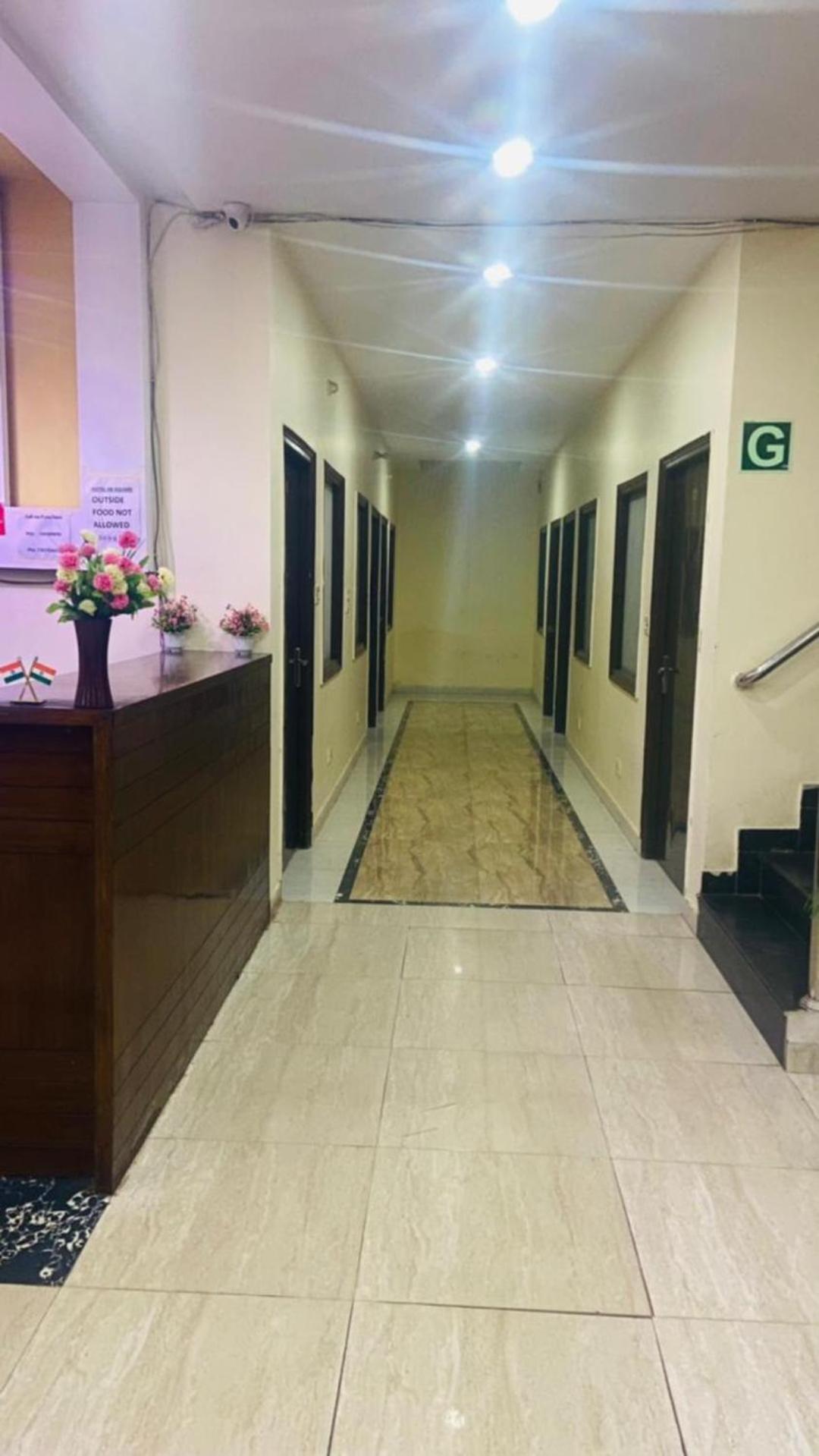 Hotel Kb Square Near Chandigarh Railway Station 部屋 写真