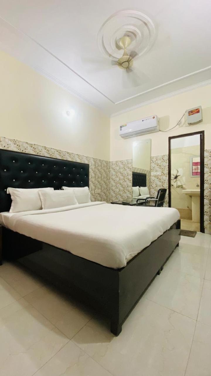 Hotel Kb Square Near Chandigarh Railway Station エクステリア 写真